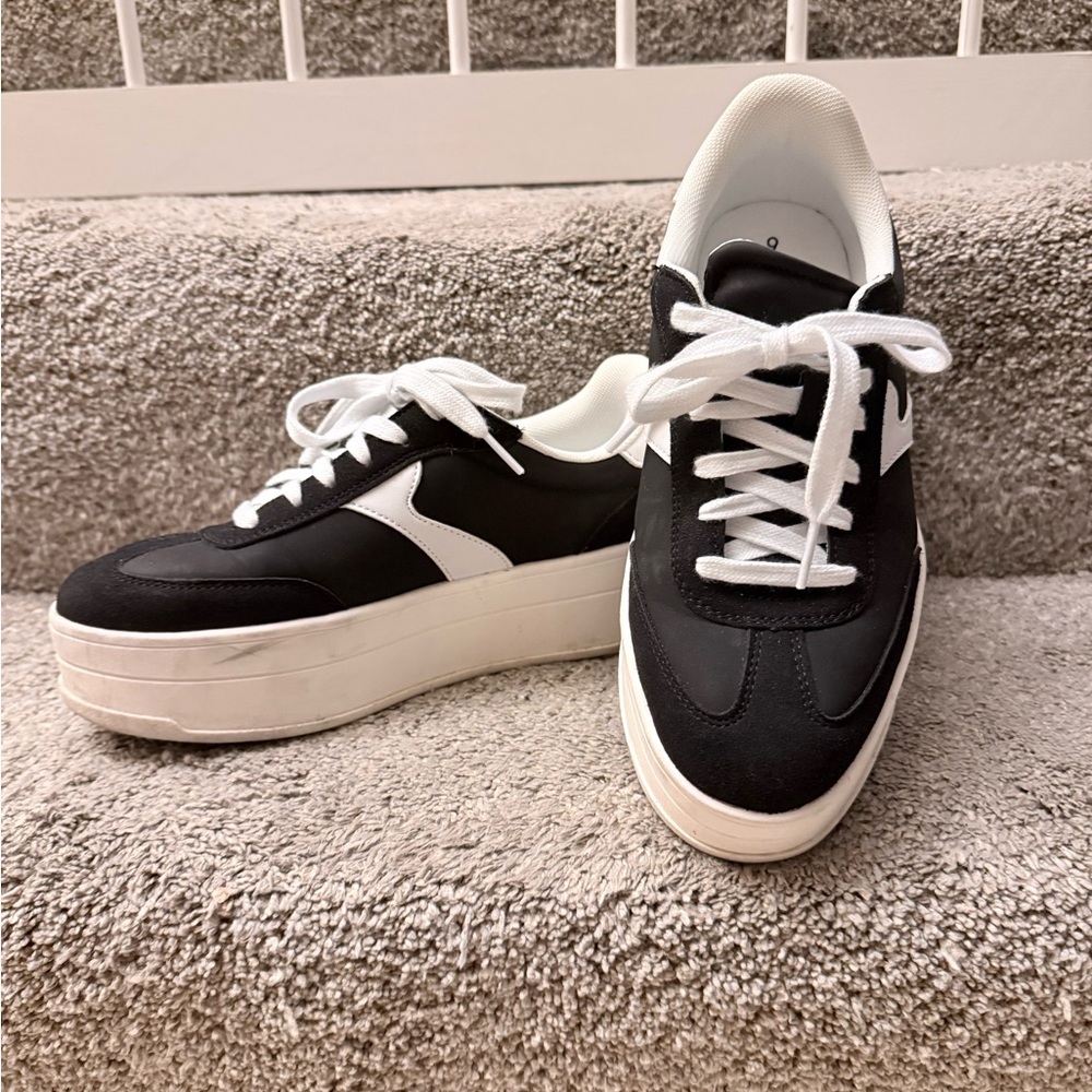 Black and White Women's Sneakers